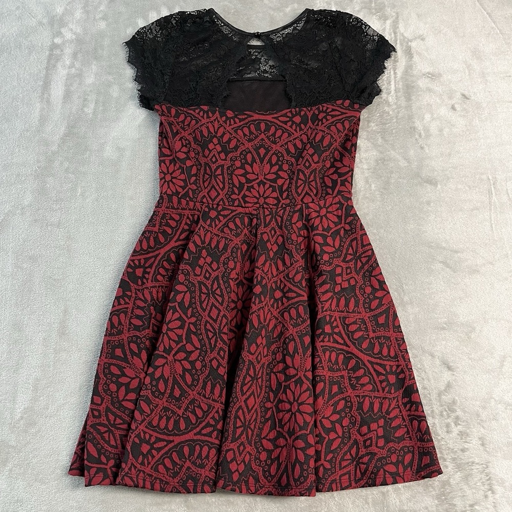As U Wish Womens Medium Fit & Flare Dress Red Black Lace Overlay Cap Sleeve EUC
